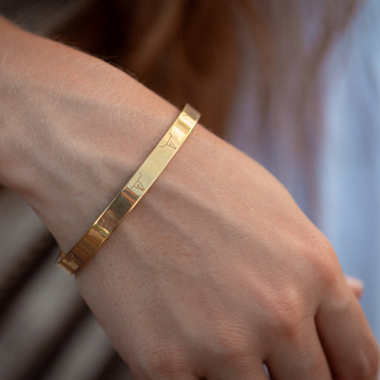 Signature Hinged Bangle