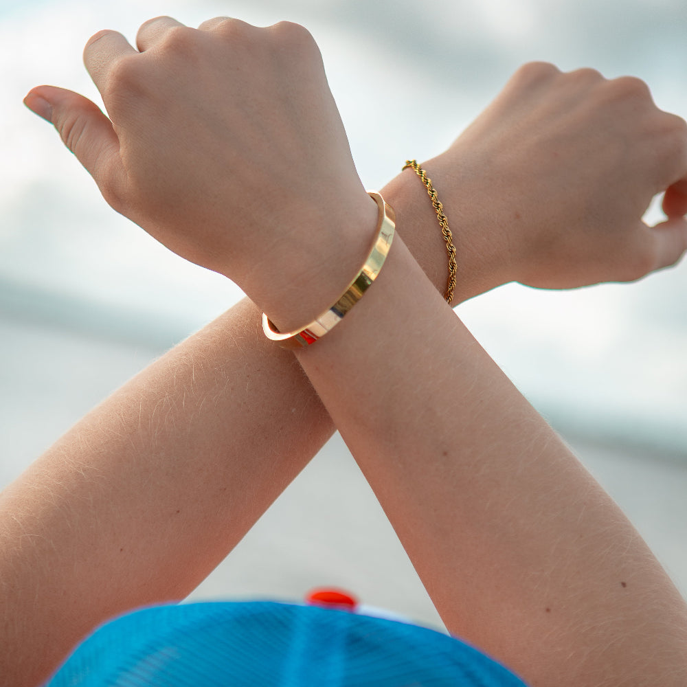 Signature Hinged Bangle