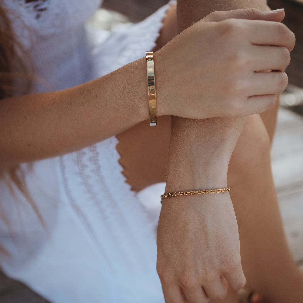 Signature Hinged Bangle